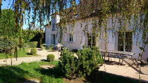  Chambre d'Elisabeth à la Ferme  Монтепийои